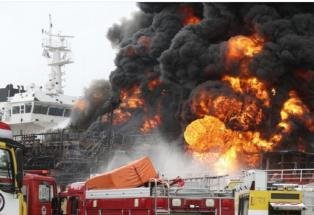 울산서 석유제품운반선 폭발·화재…"전원 구조했지만 9명 부상"