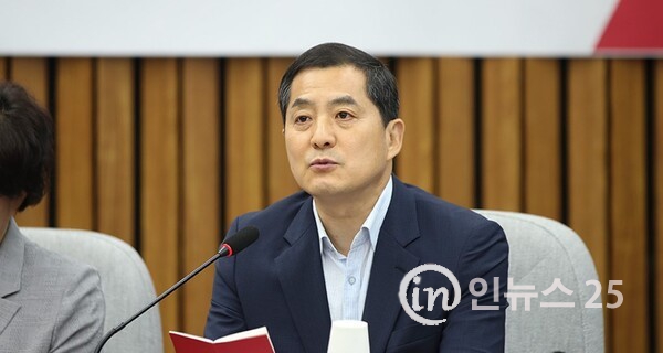 학교민원 교장 직속 민원팀 5명 내외 구성 학부모 교사 접촉 차단